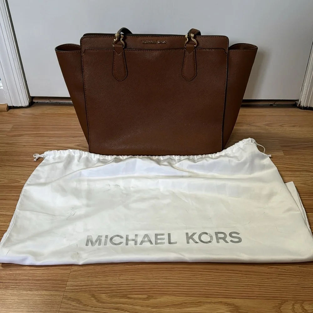 Michael Kora large tote with removable crossbody - Picture 3 of 9